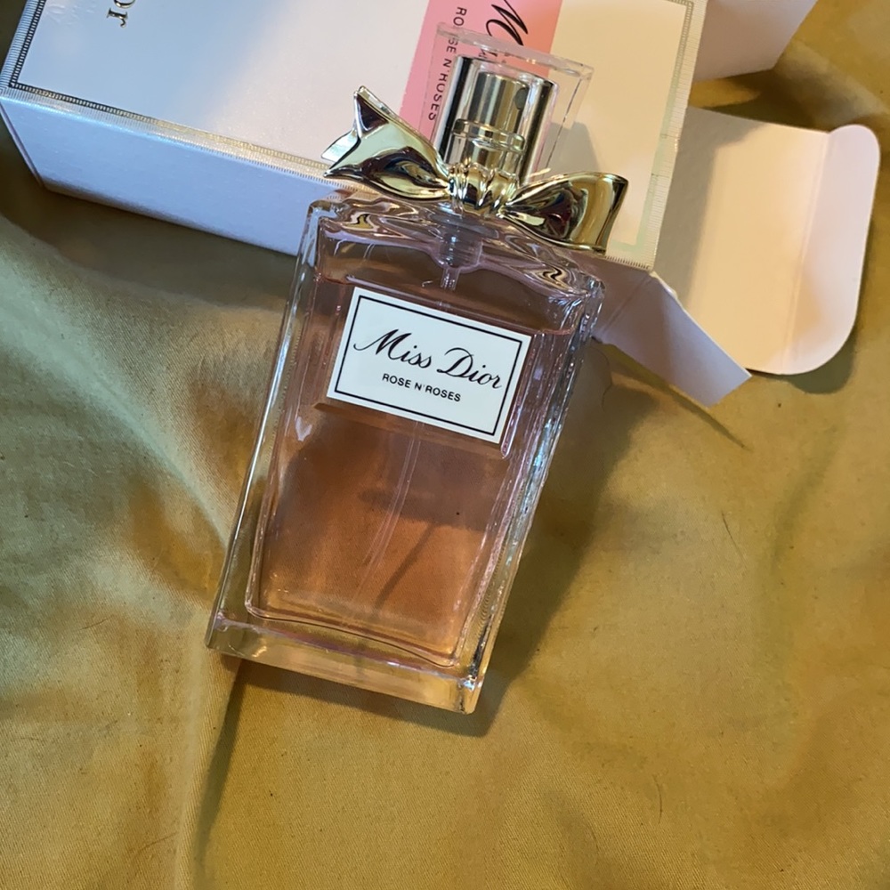 Dior Roses ‘n’Roses - Picture 2 of 2